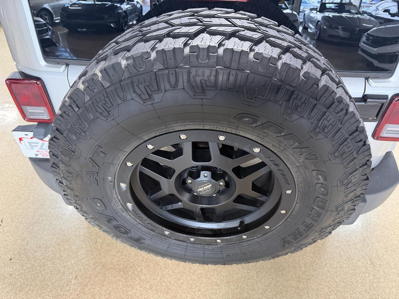 Jeep Wrangler photo 19