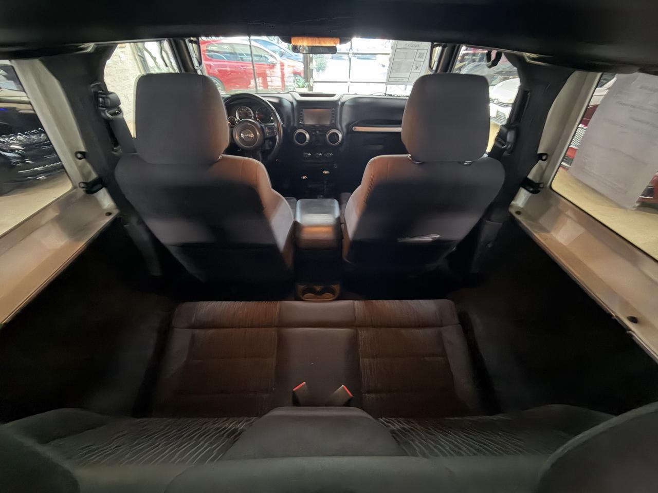 Jeep Wrangler photo 20
