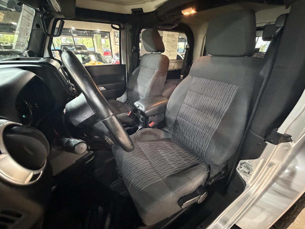 Jeep Wrangler photo 27