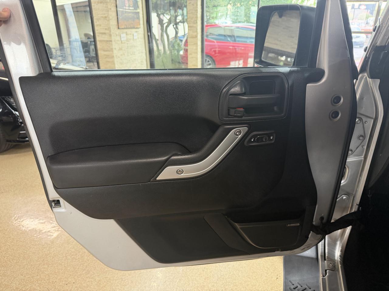 Jeep Wrangler photo 31