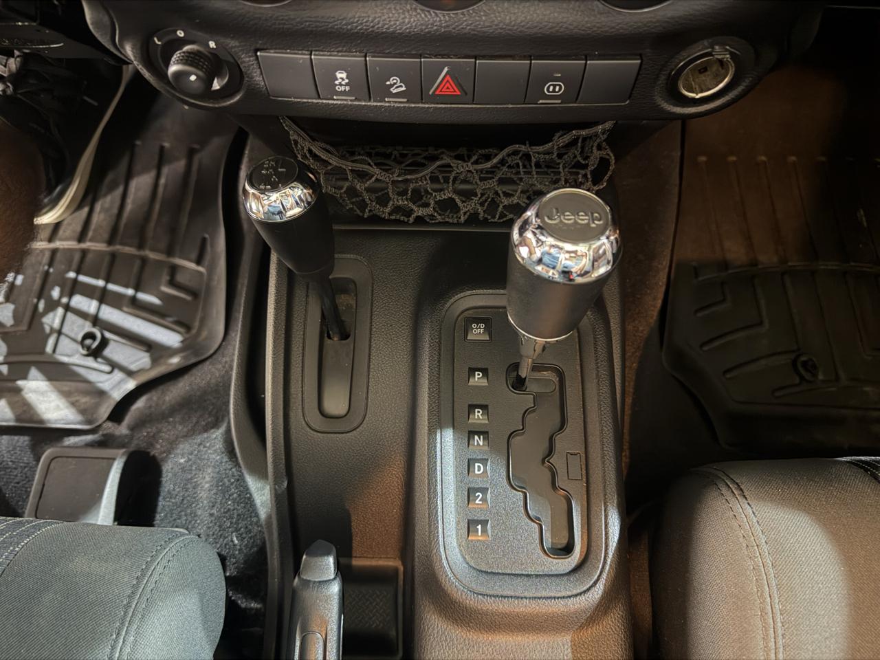 Jeep Wrangler photo 38