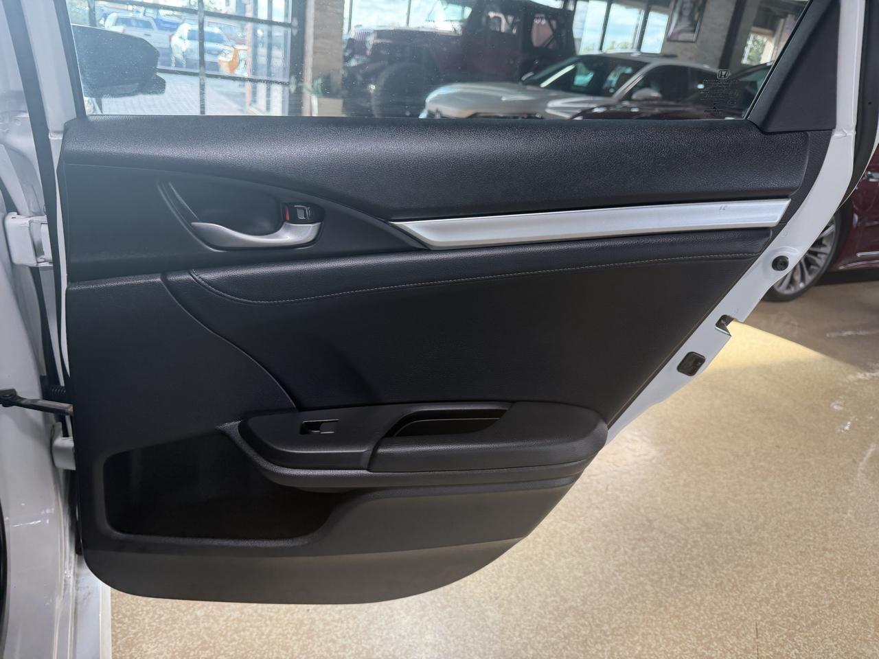 Honda Civic photo 17