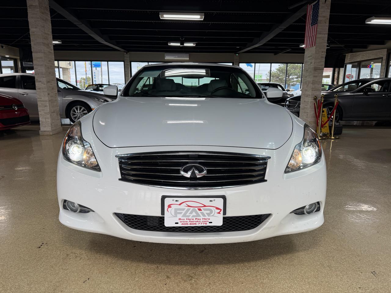Infiniti Q60 photo 2