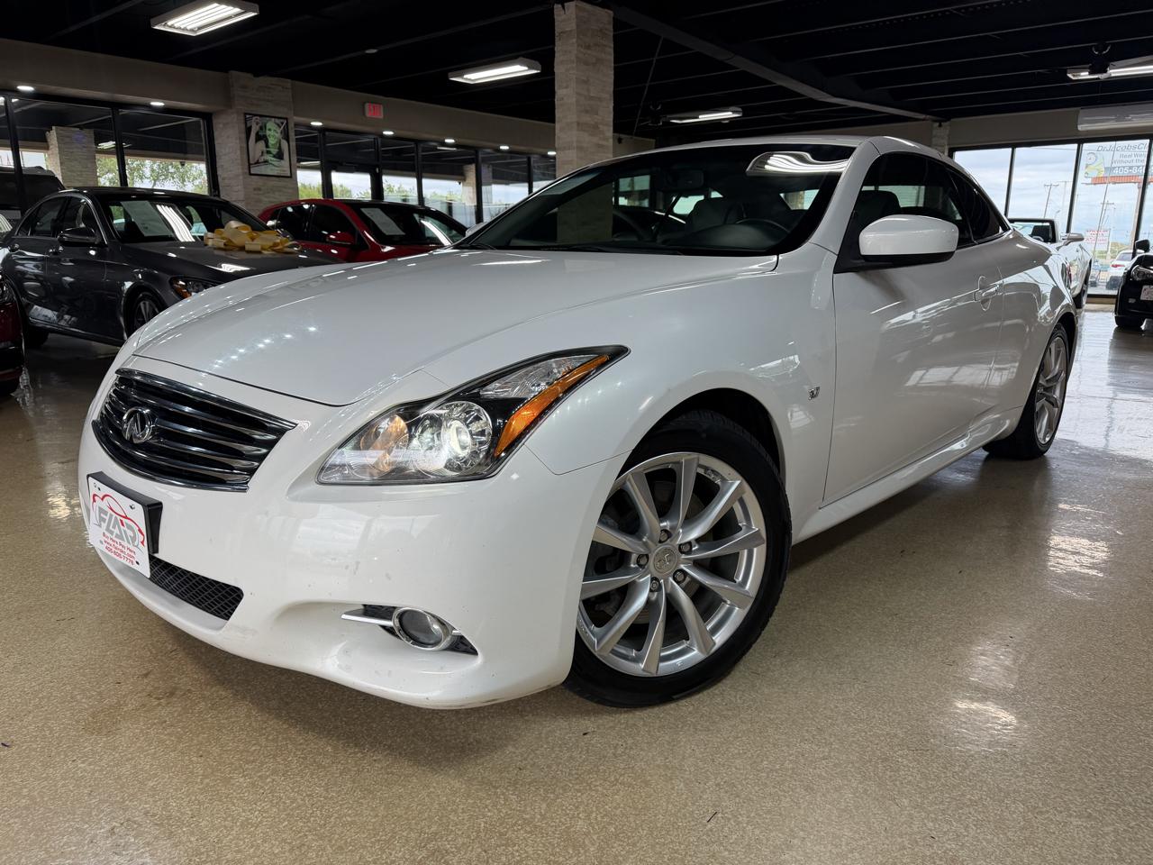 Infiniti Q60 photo 3