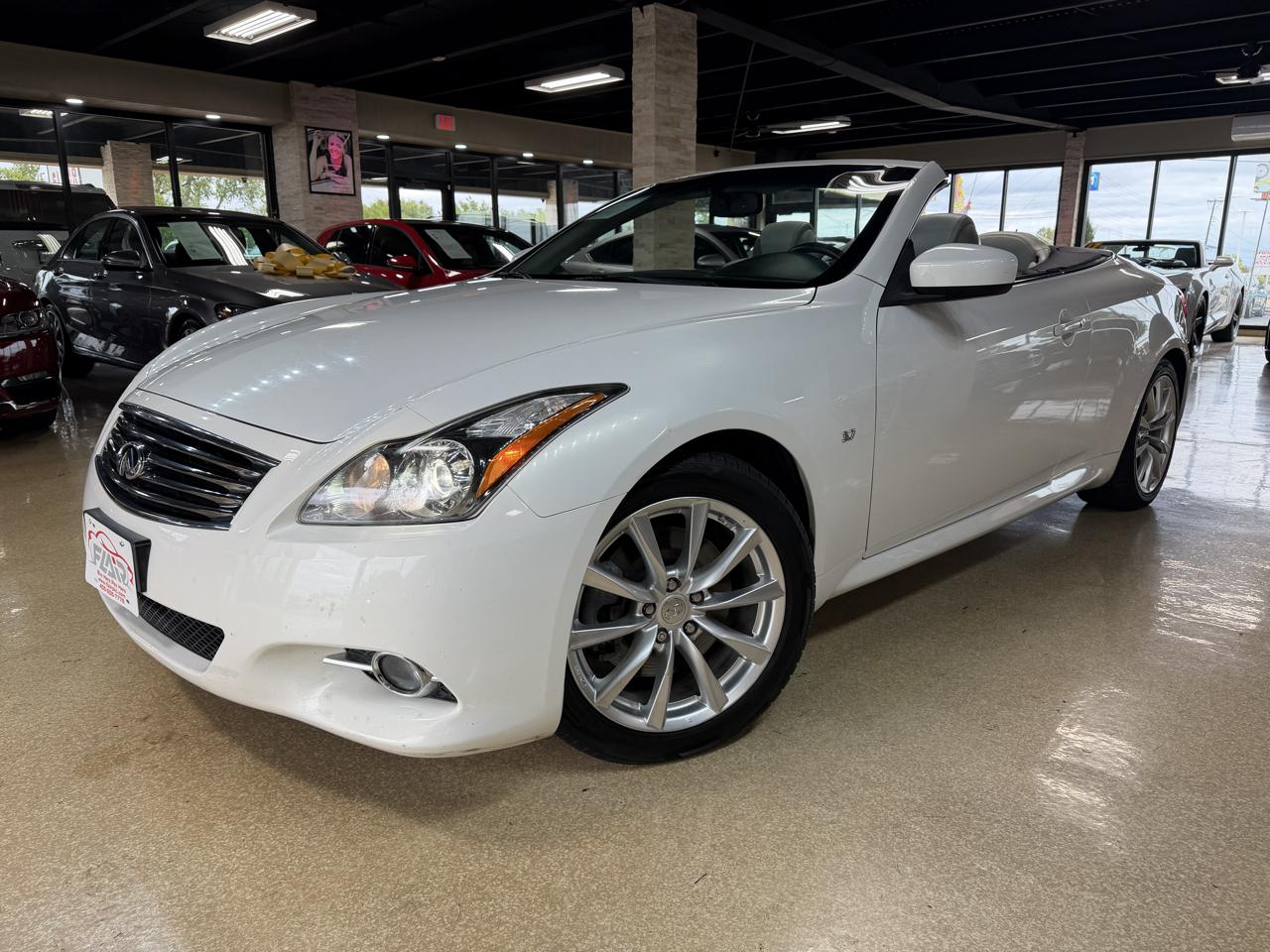 Infiniti Q60 photo 12