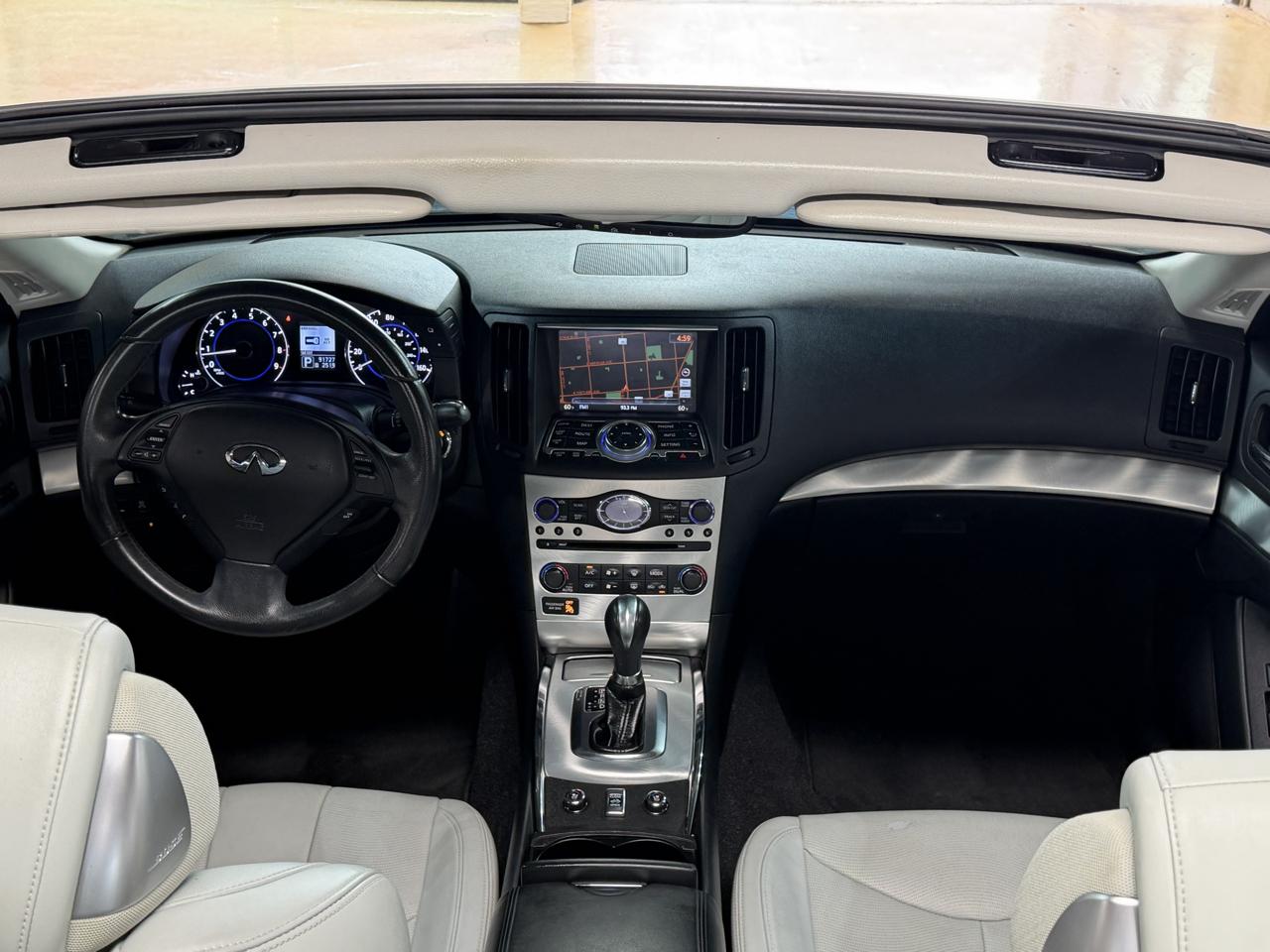 Infiniti Q60 photo 14