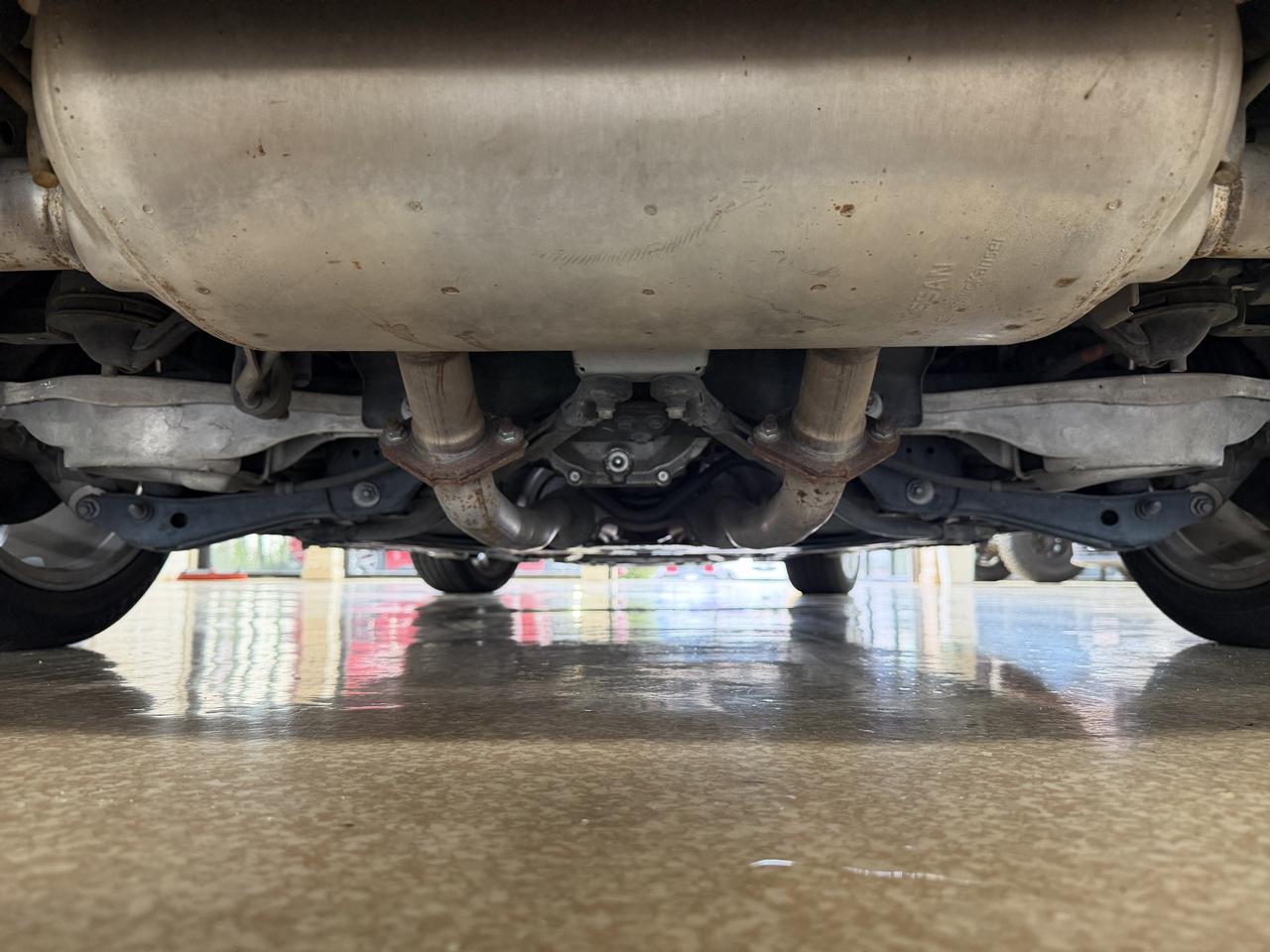 Infiniti Q60 photo 23