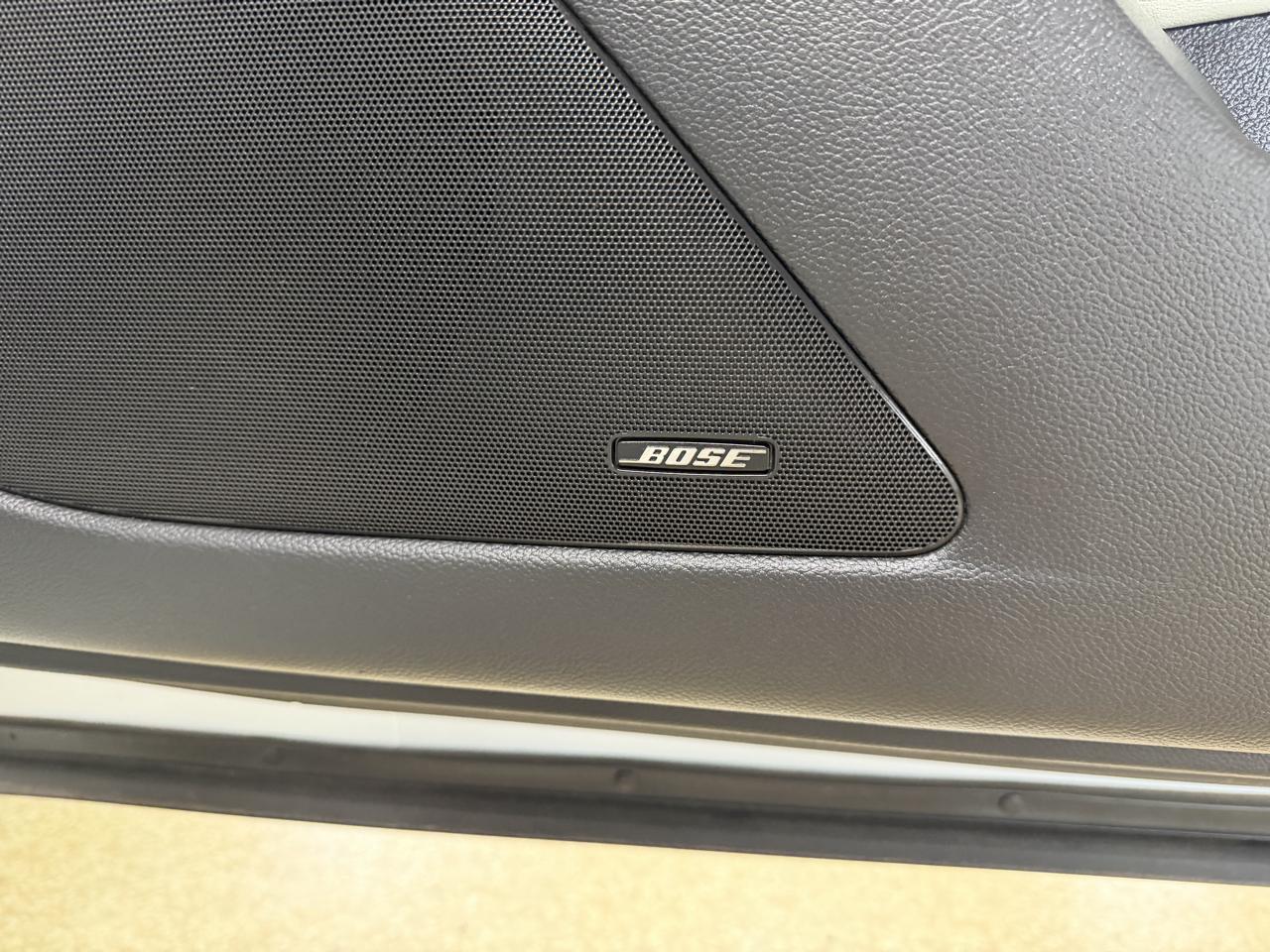 Infiniti Q60 photo 24