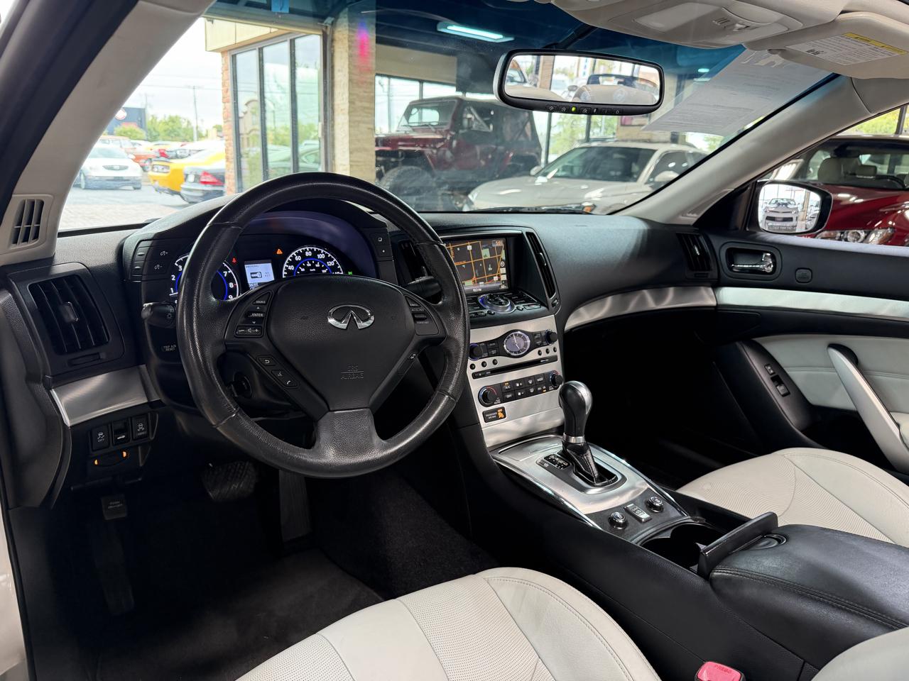 Infiniti Q60 photo 26