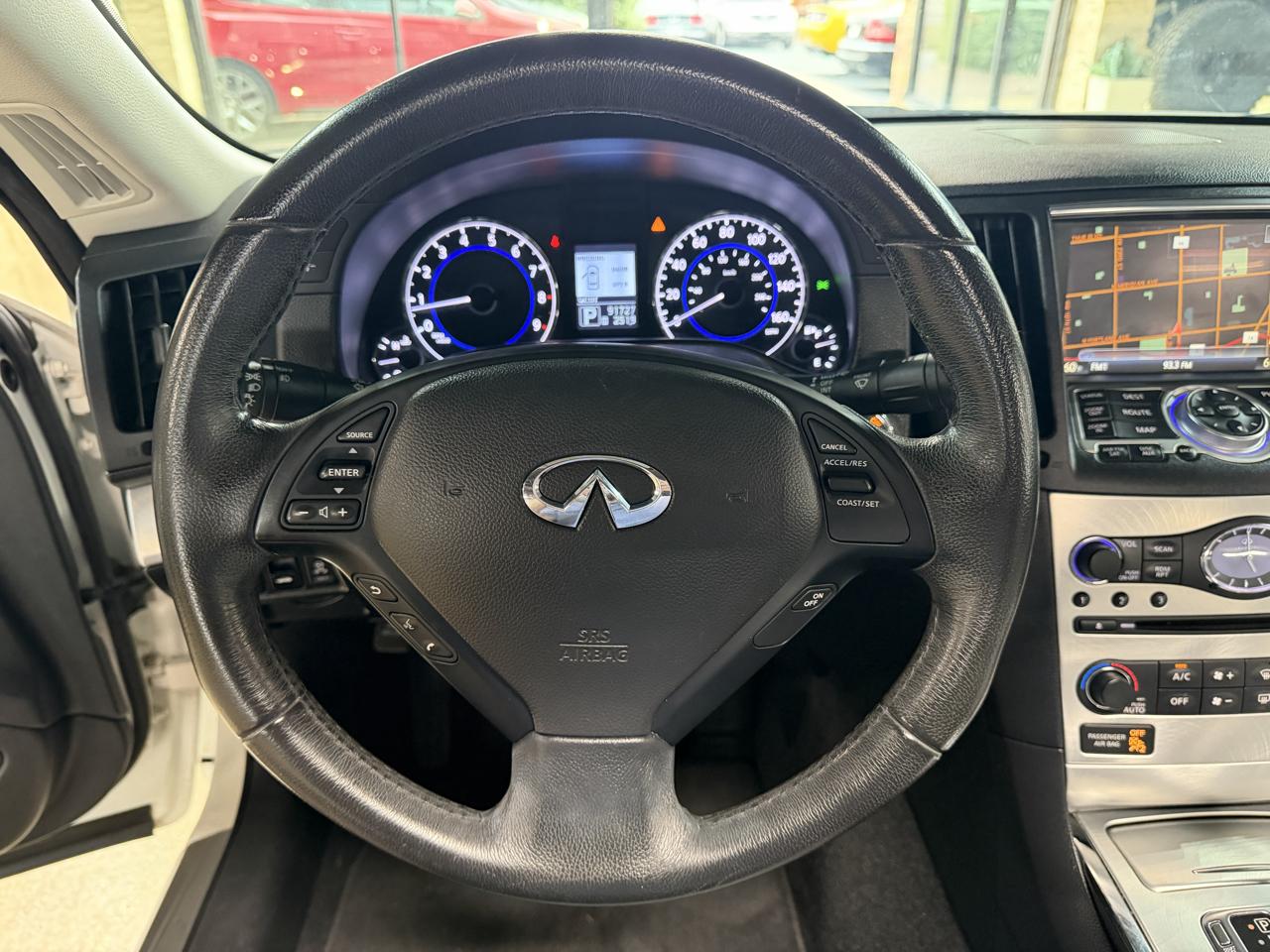 Infiniti Q60 photo 32