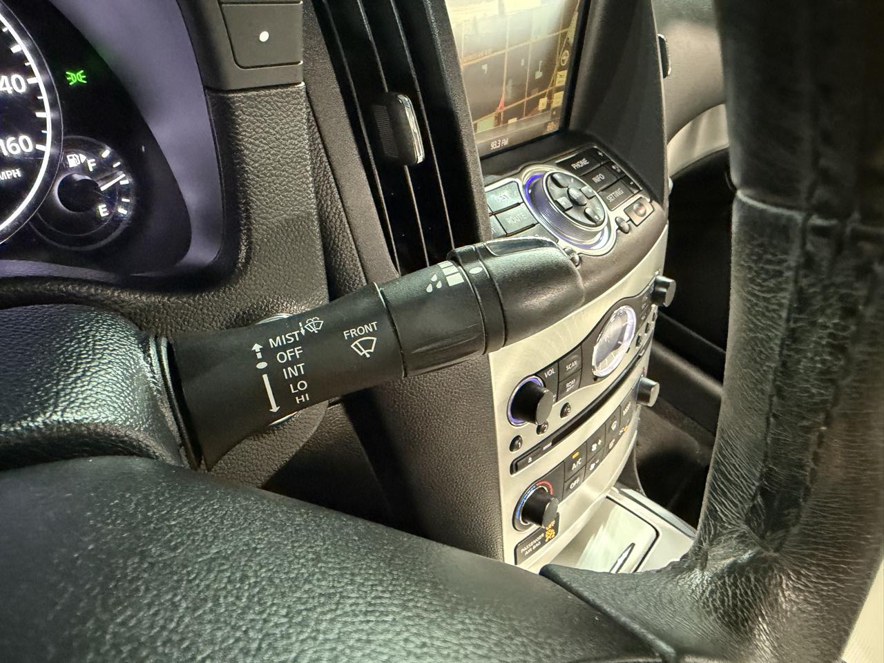 Infiniti Q60 photo 34