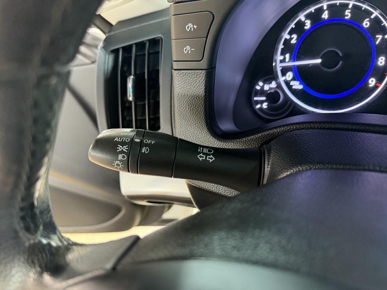 Infiniti Q60 photo 36
