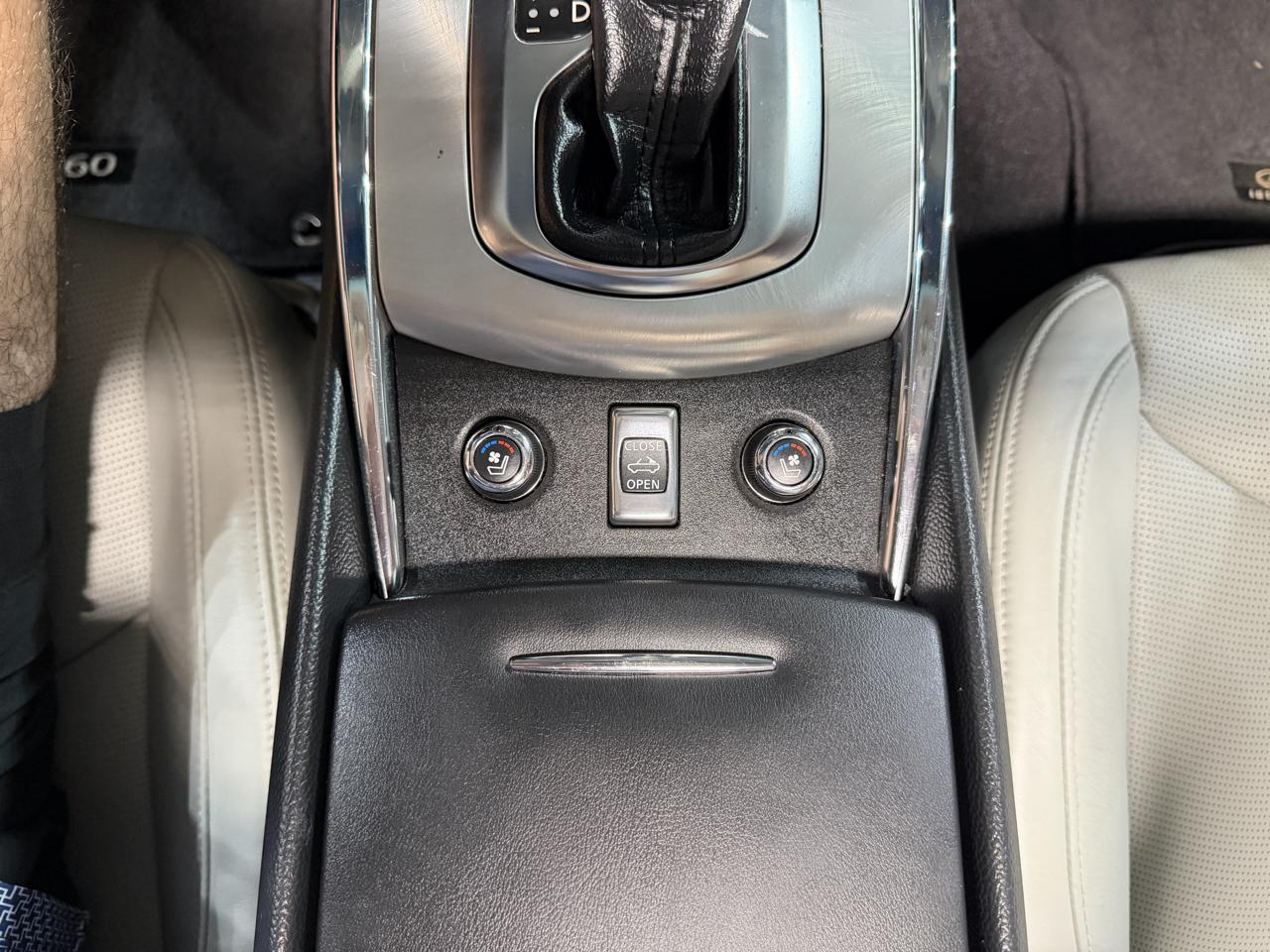 Infiniti Q60 photo 43