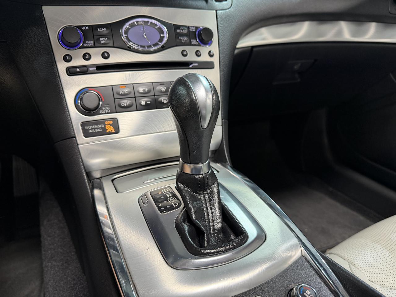 Infiniti Q60 photo 44