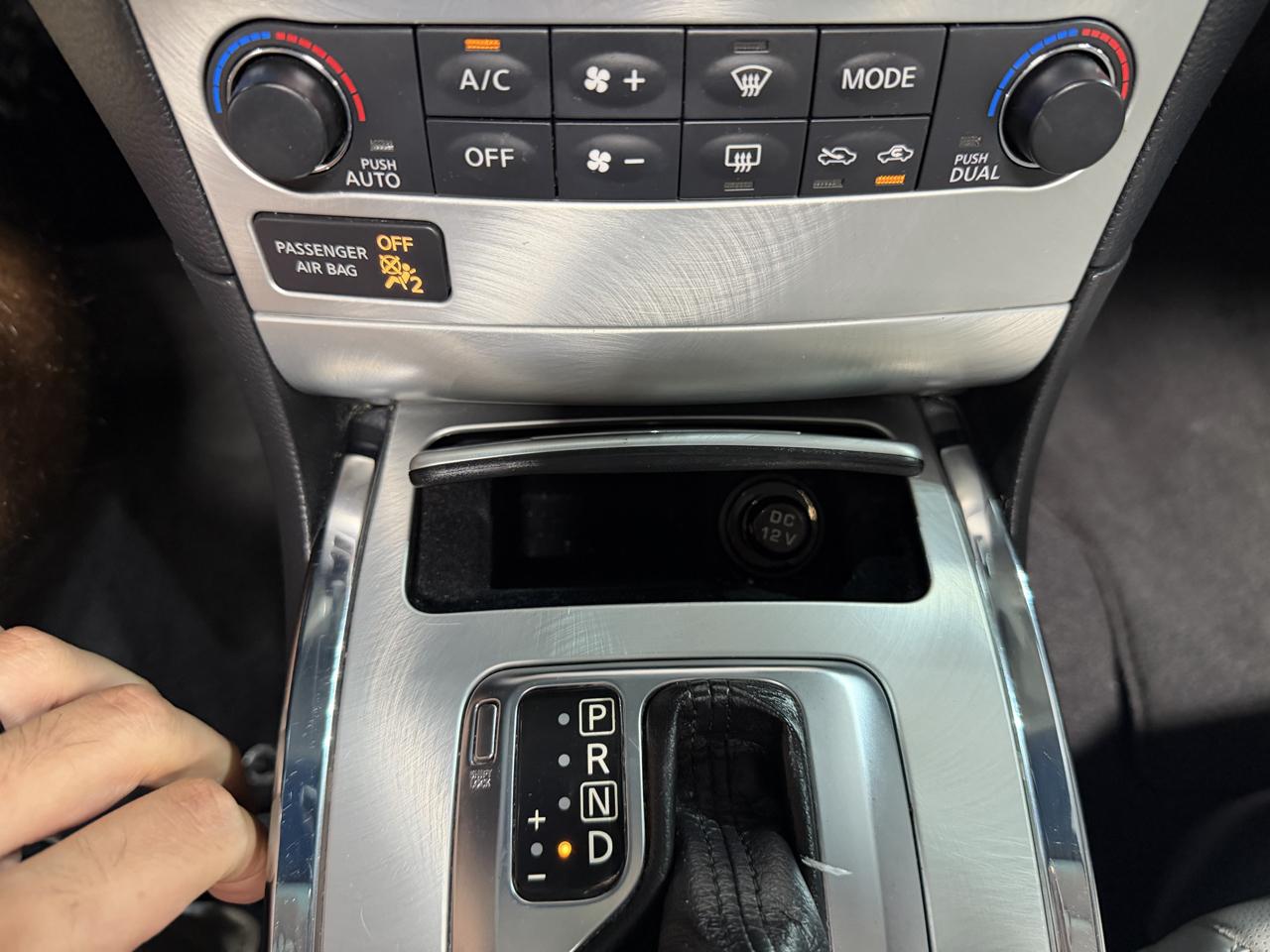 Infiniti Q60 photo 45
