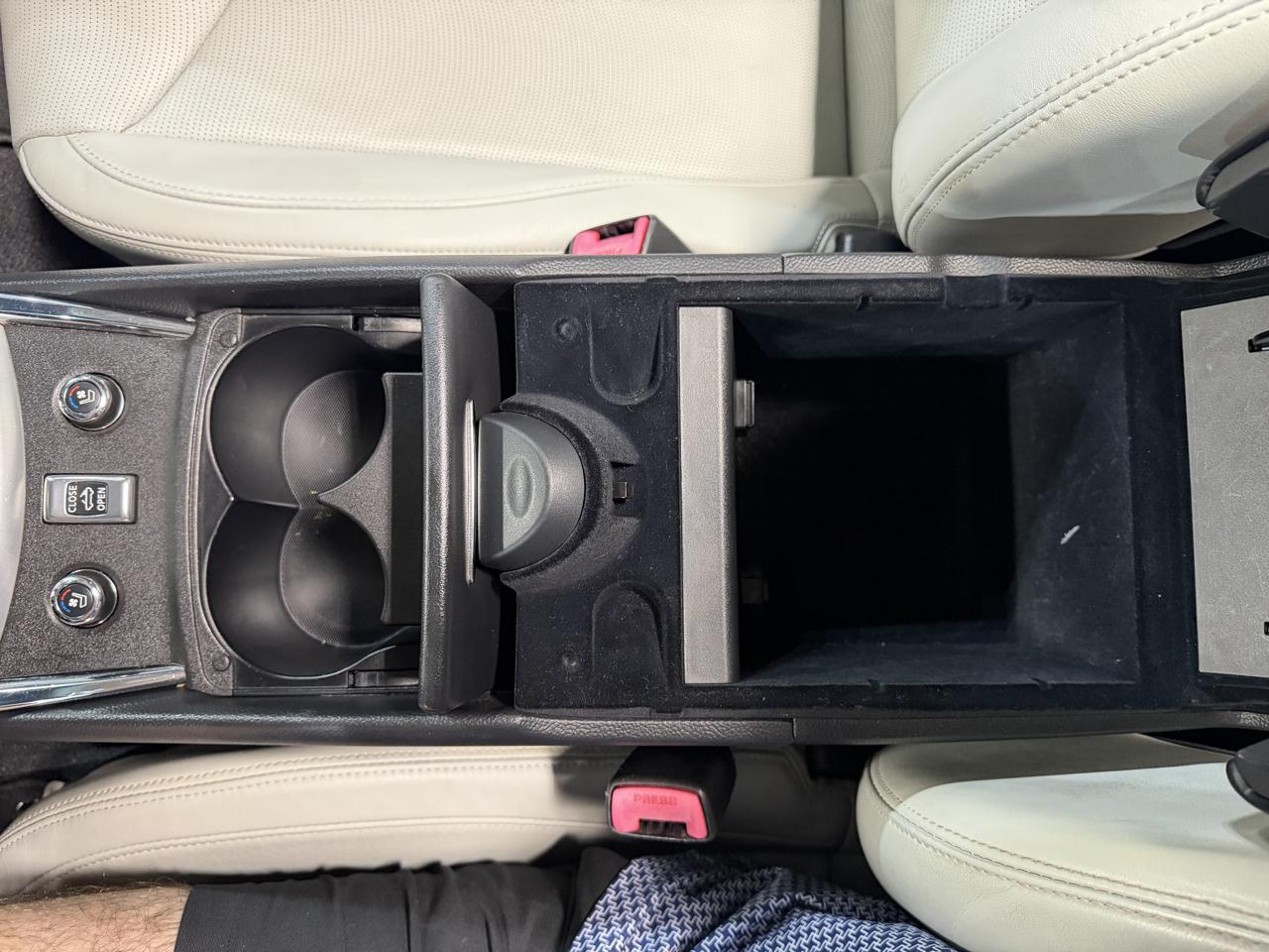 Infiniti Q60 photo 48