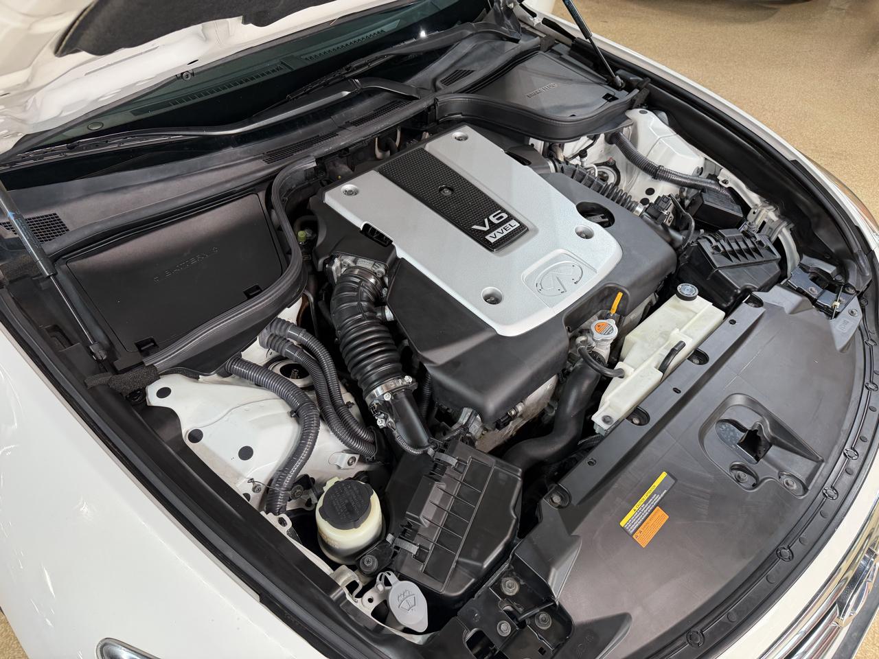 Infiniti Q60 photo 51
