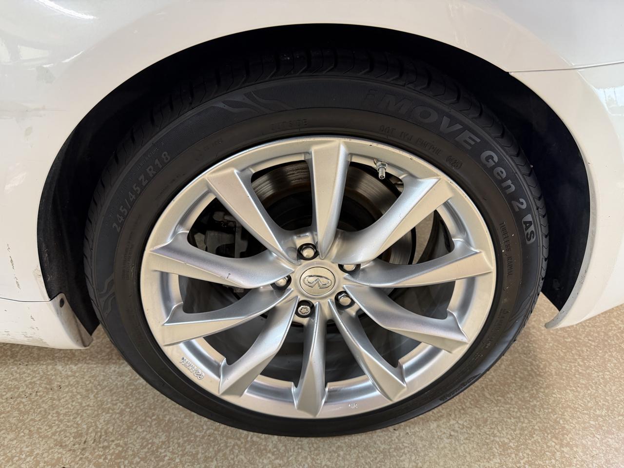 Infiniti Q60 photo 52
