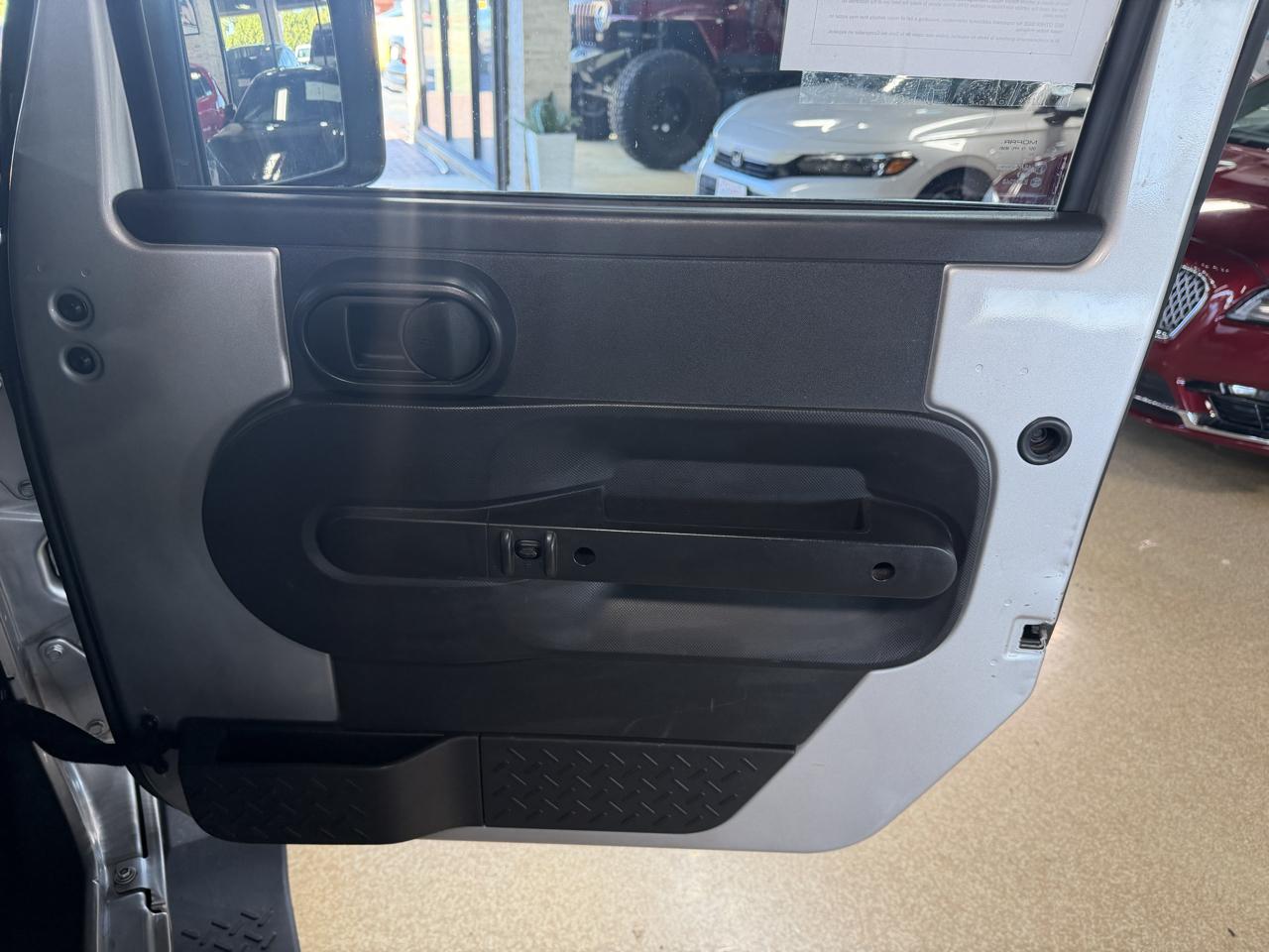Jeep Wrangler photo 12