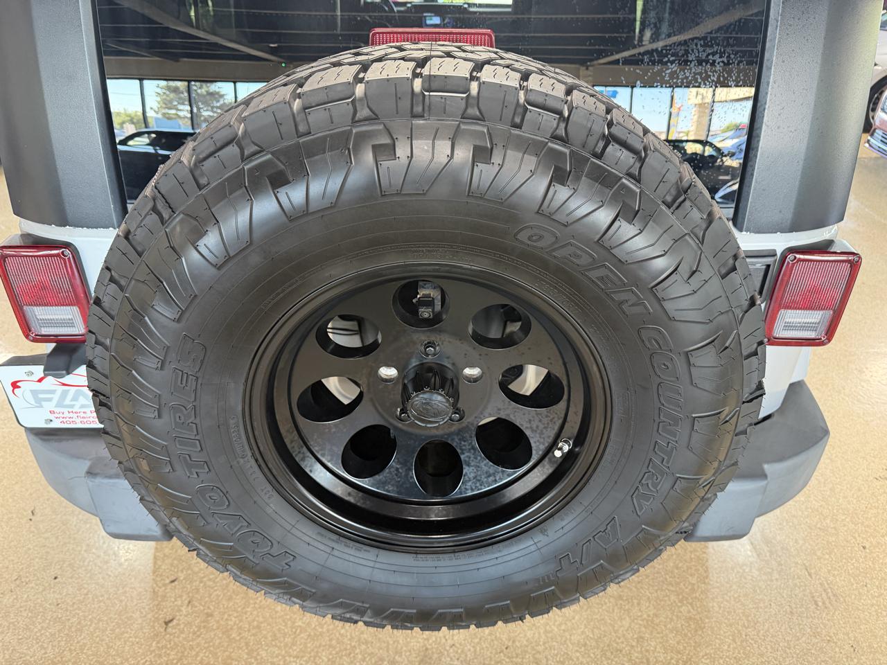 Jeep Wrangler photo 18
