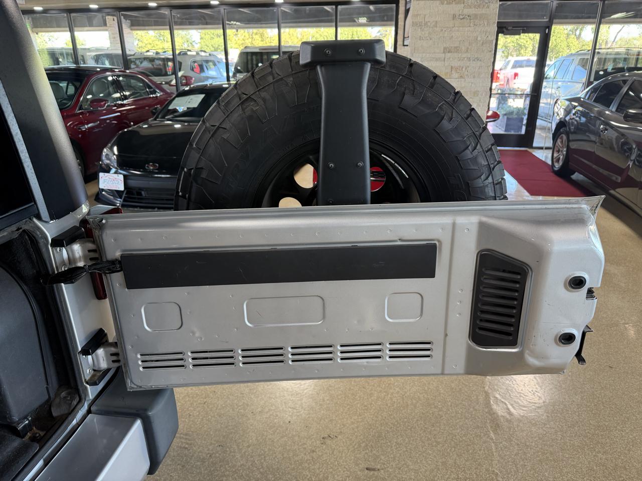 Jeep Wrangler photo 19