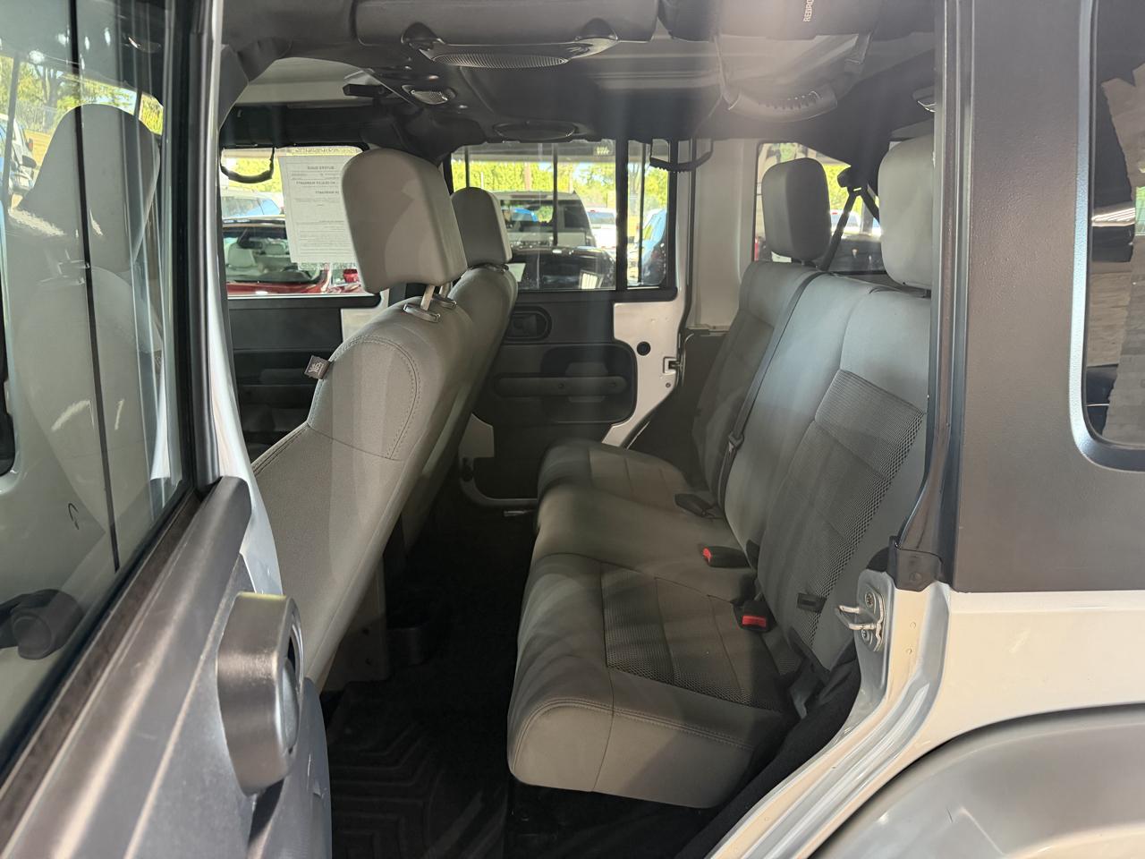Jeep Wrangler photo 25