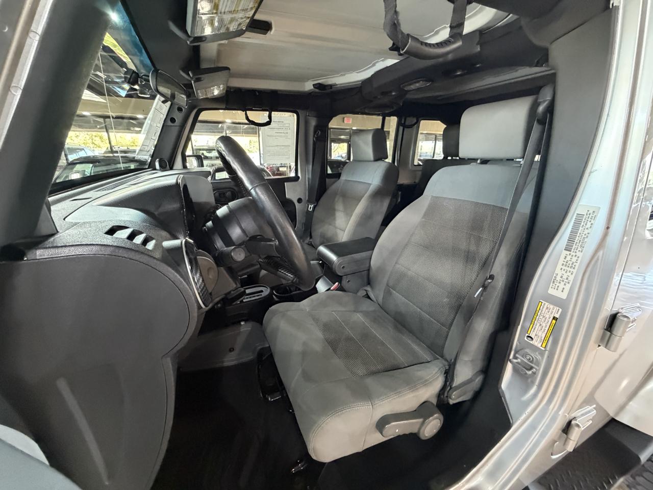 Jeep Wrangler photo 28