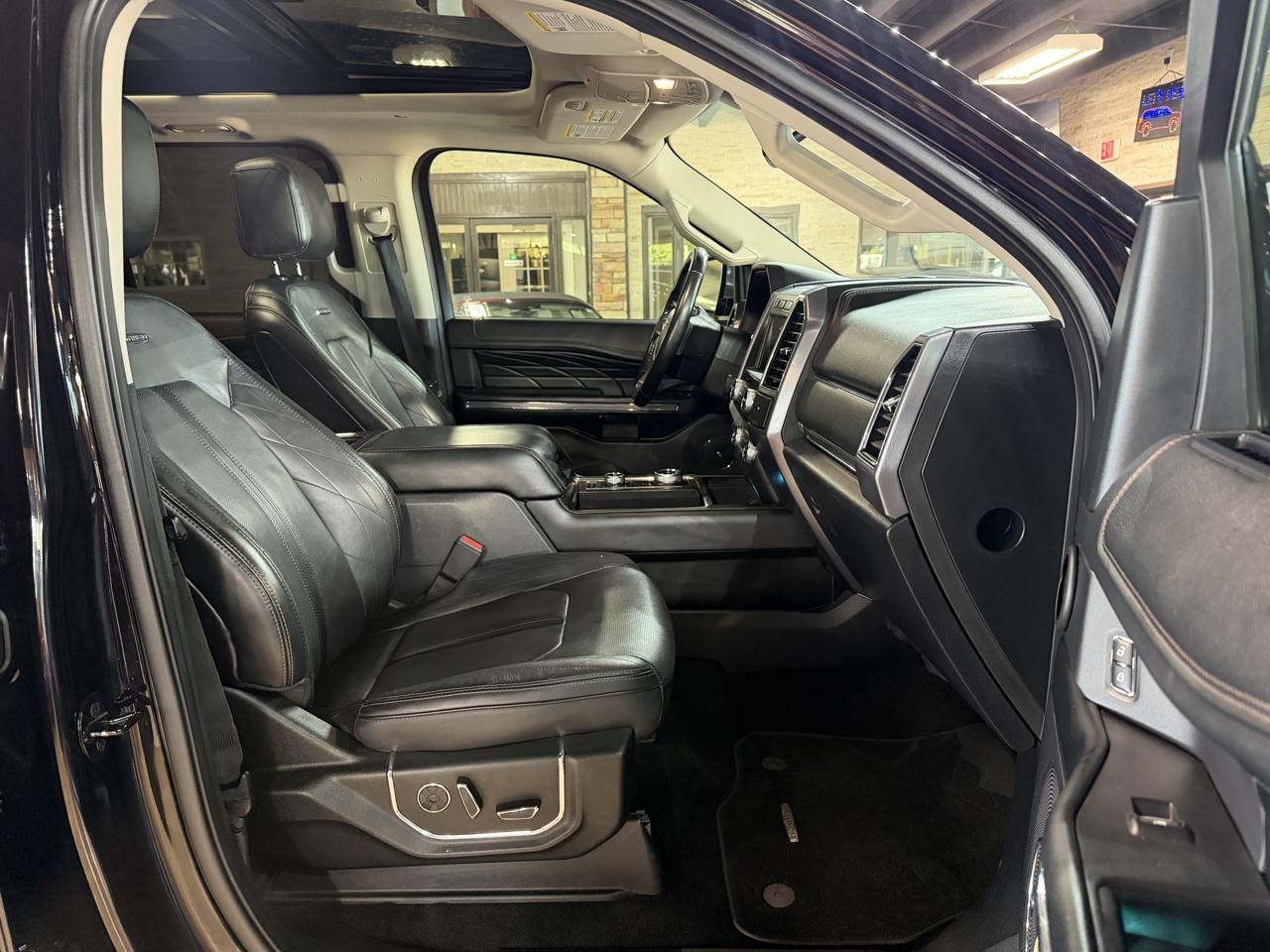 Ford Expedition MAX photo 11