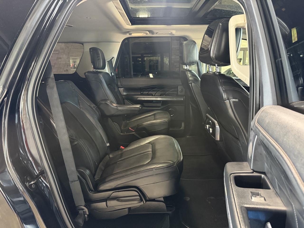 Ford Expedition MAX photo 16