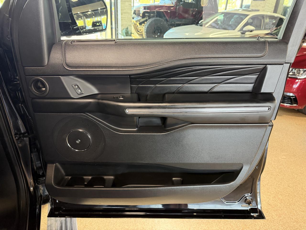 Ford Expedition MAX photo 18