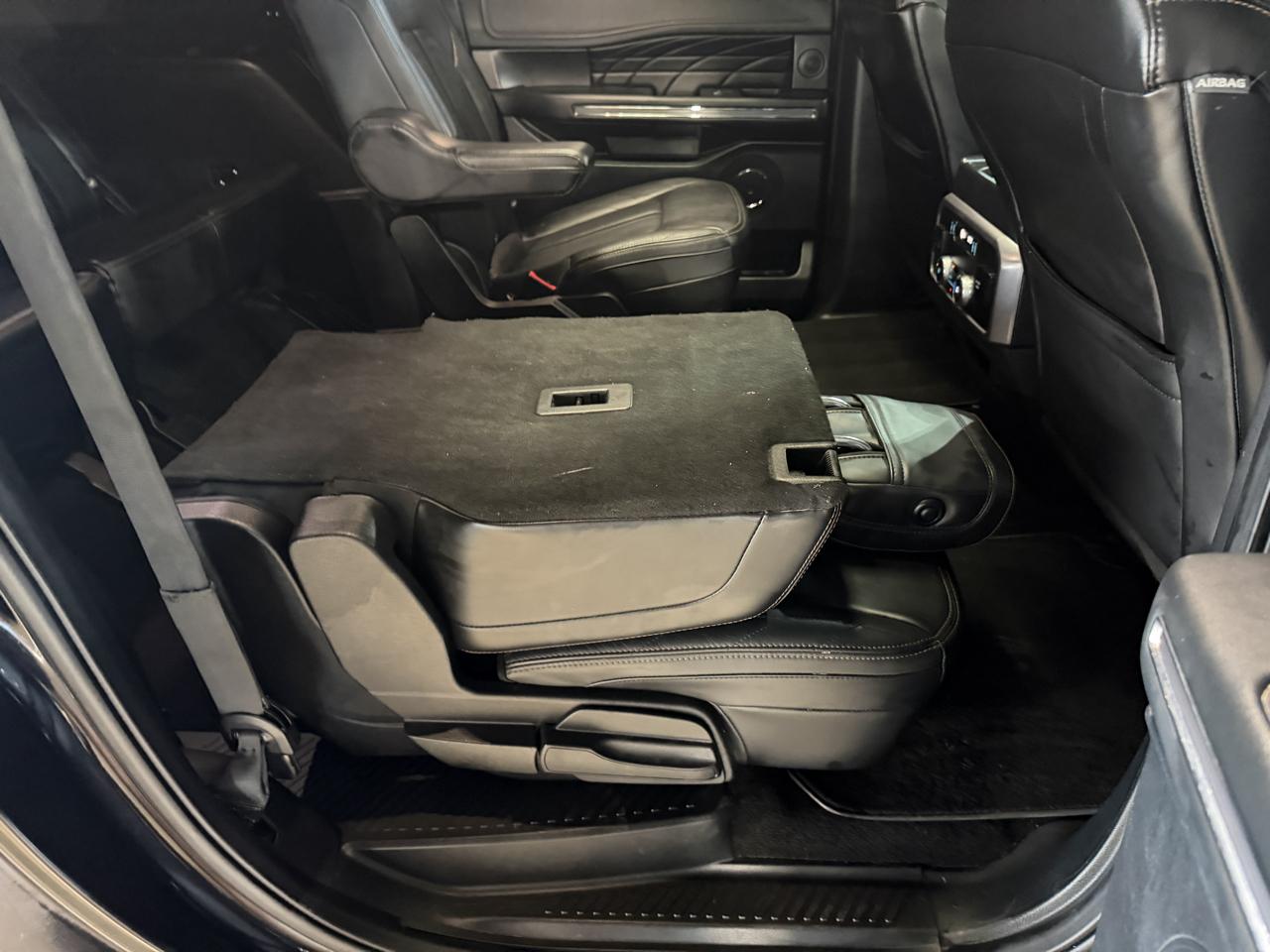 Ford Expedition MAX photo 23