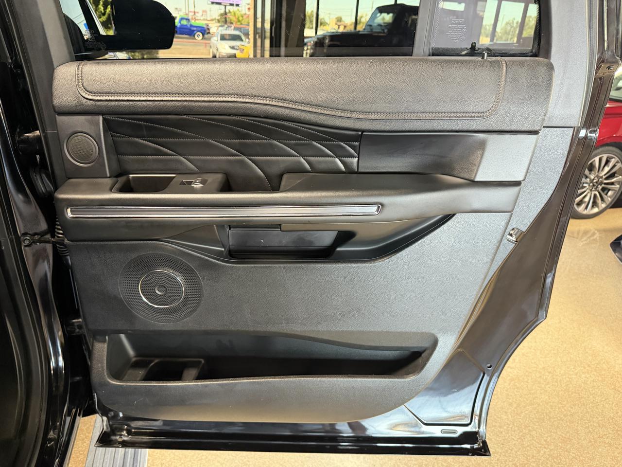Ford Expedition MAX photo 26