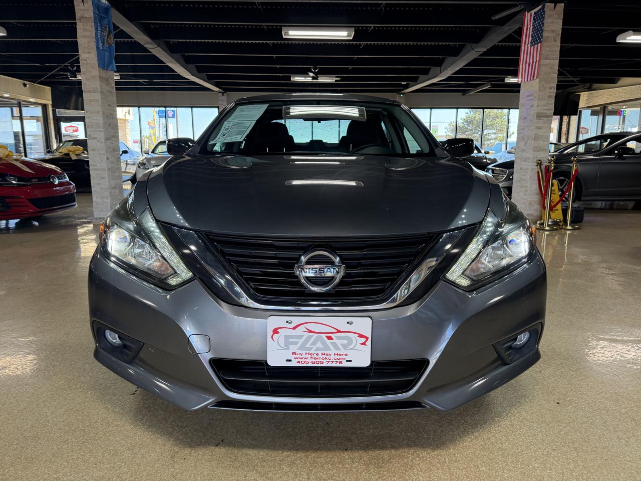 Nissan Altima photo 2