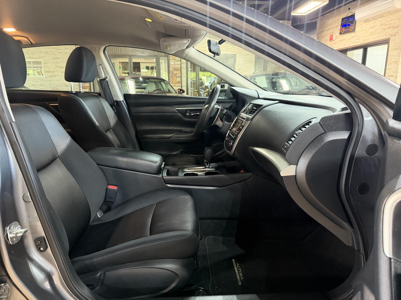 Nissan Altima photo 10