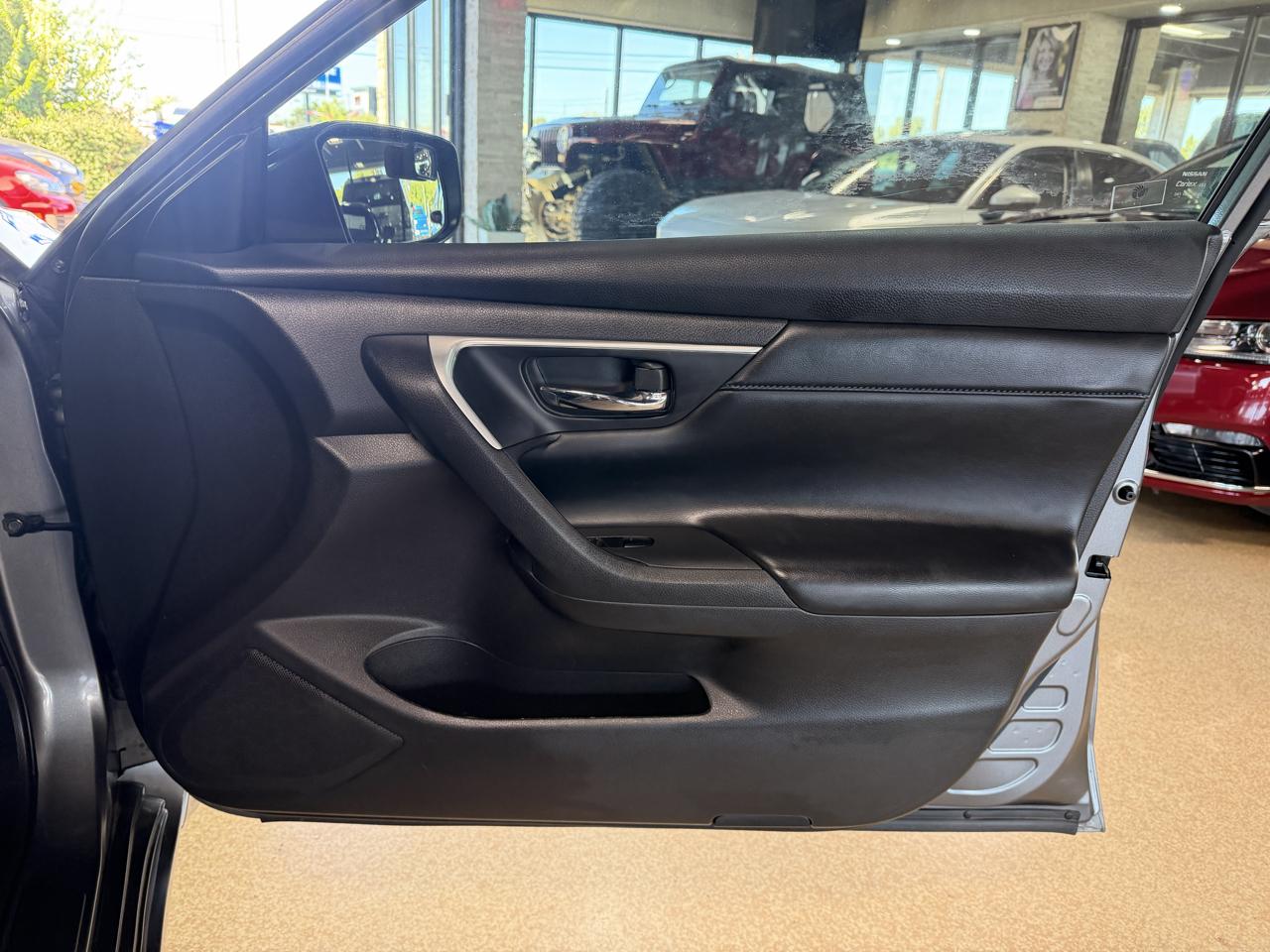 Nissan Altima photo 12