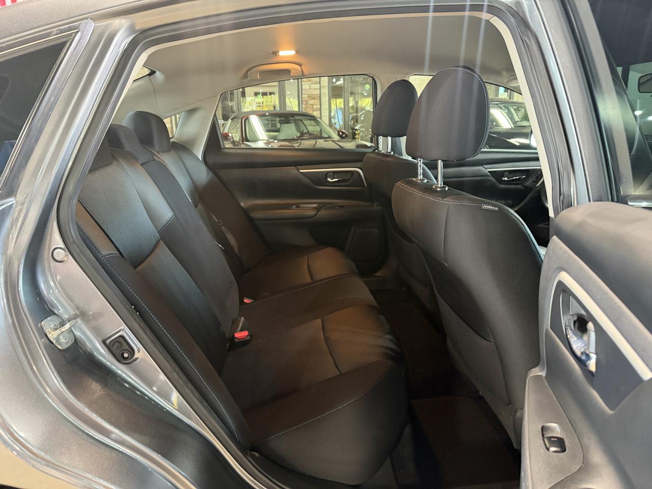 Nissan Altima photo 13