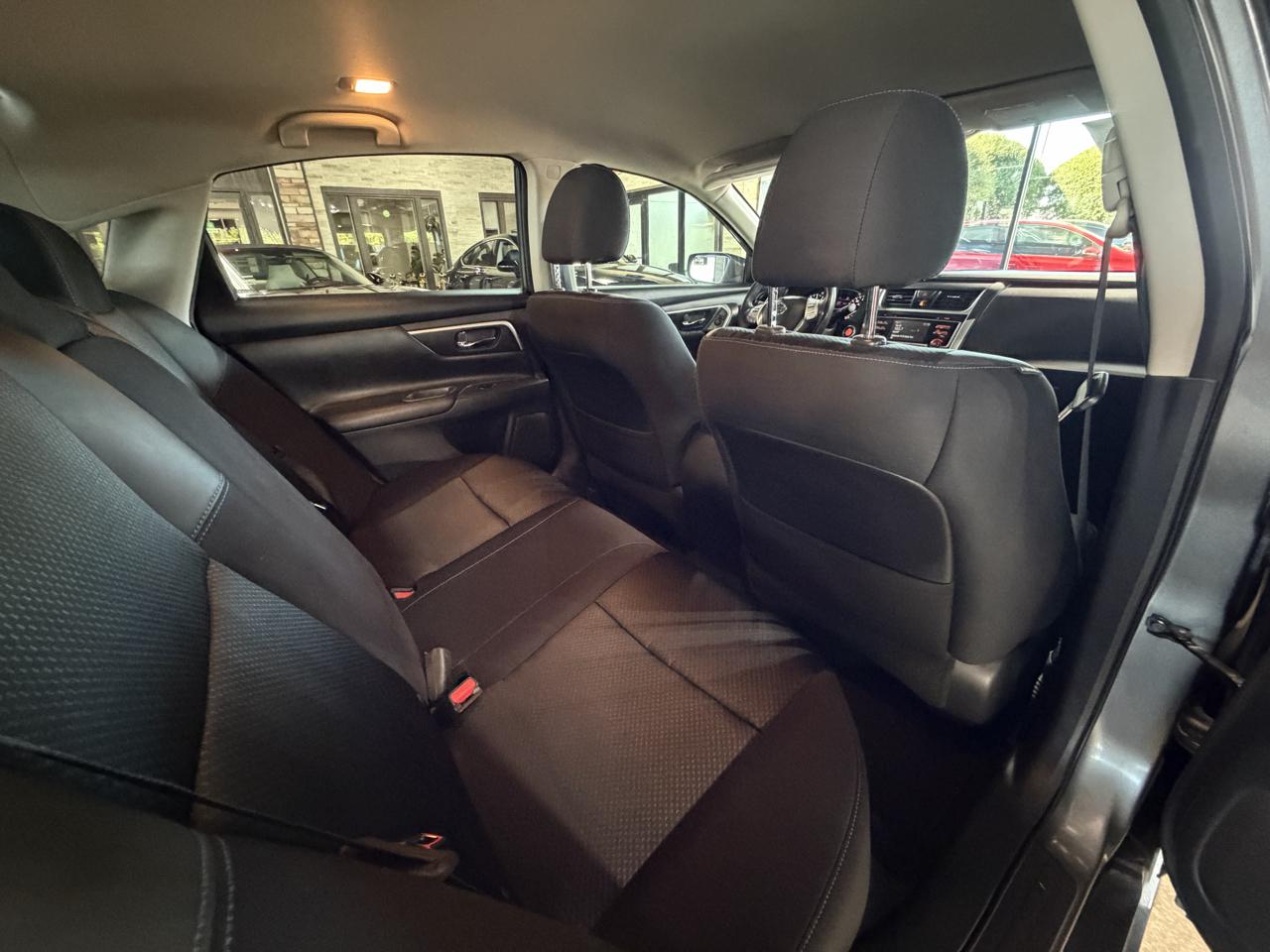 Nissan Altima photo 16