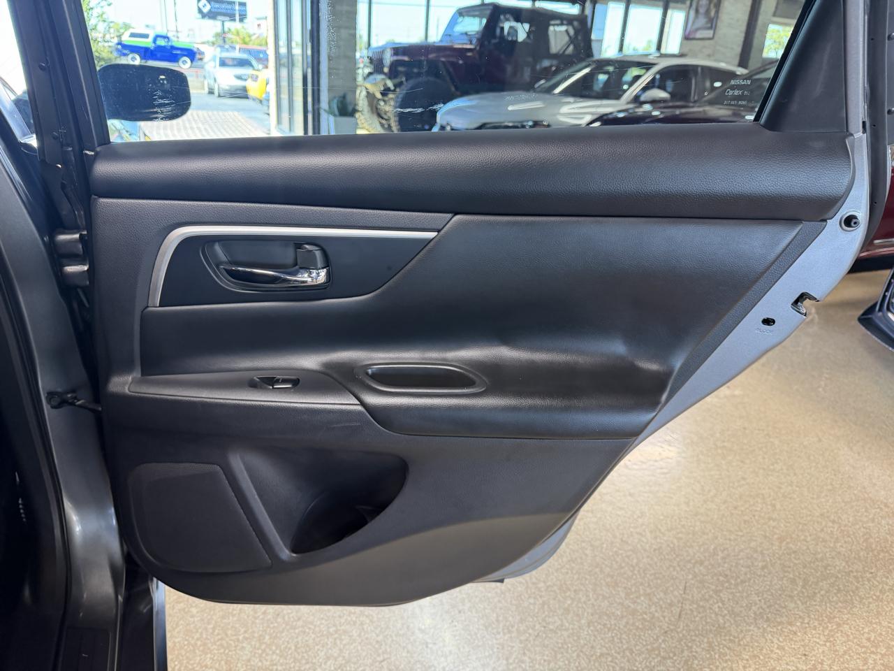 Nissan Altima photo 19