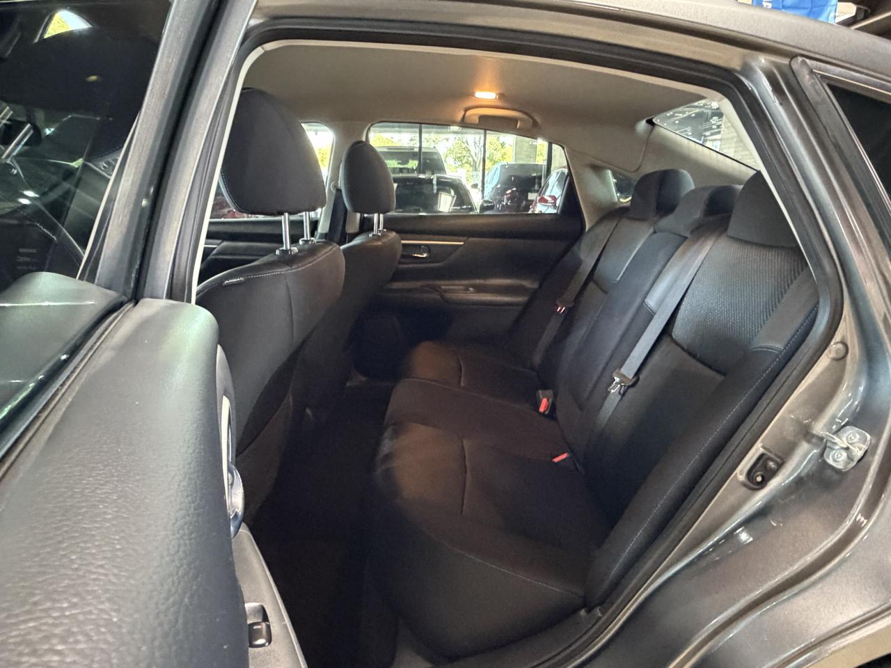 Nissan Altima photo 21