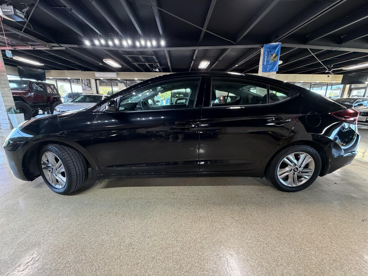 Hyundai Elantra photo 6