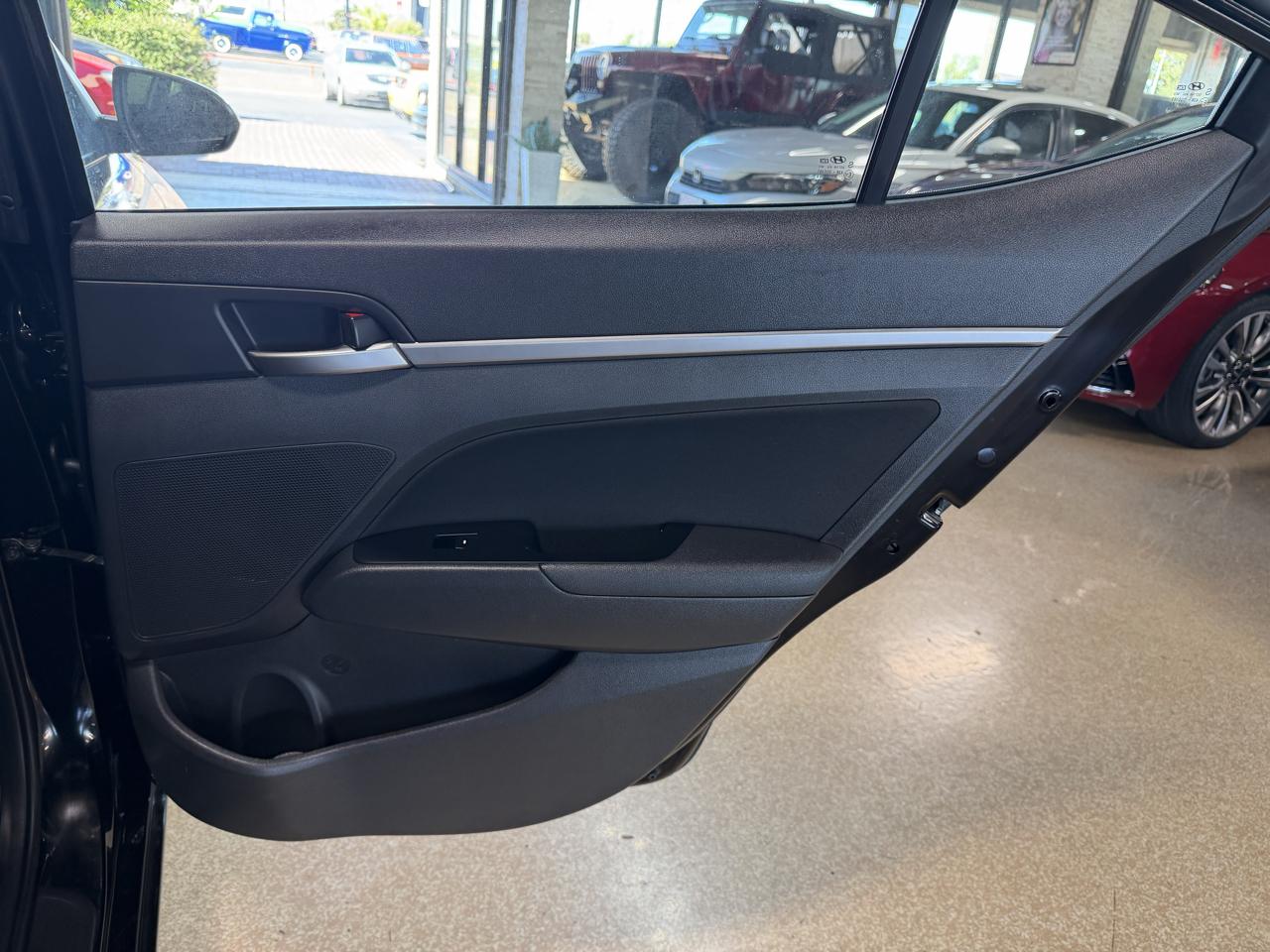 Hyundai Elantra photo 17