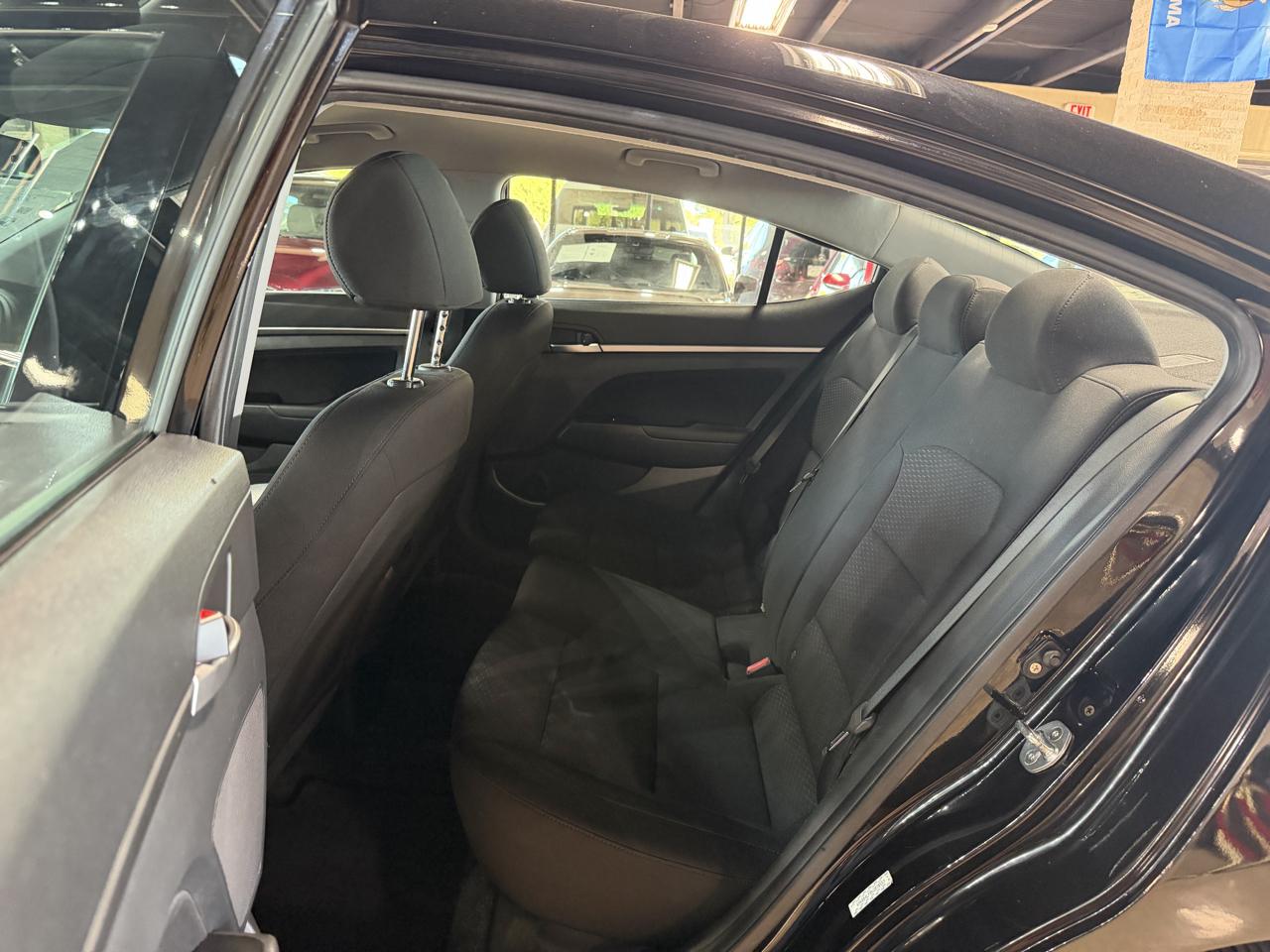 Hyundai Elantra photo 19