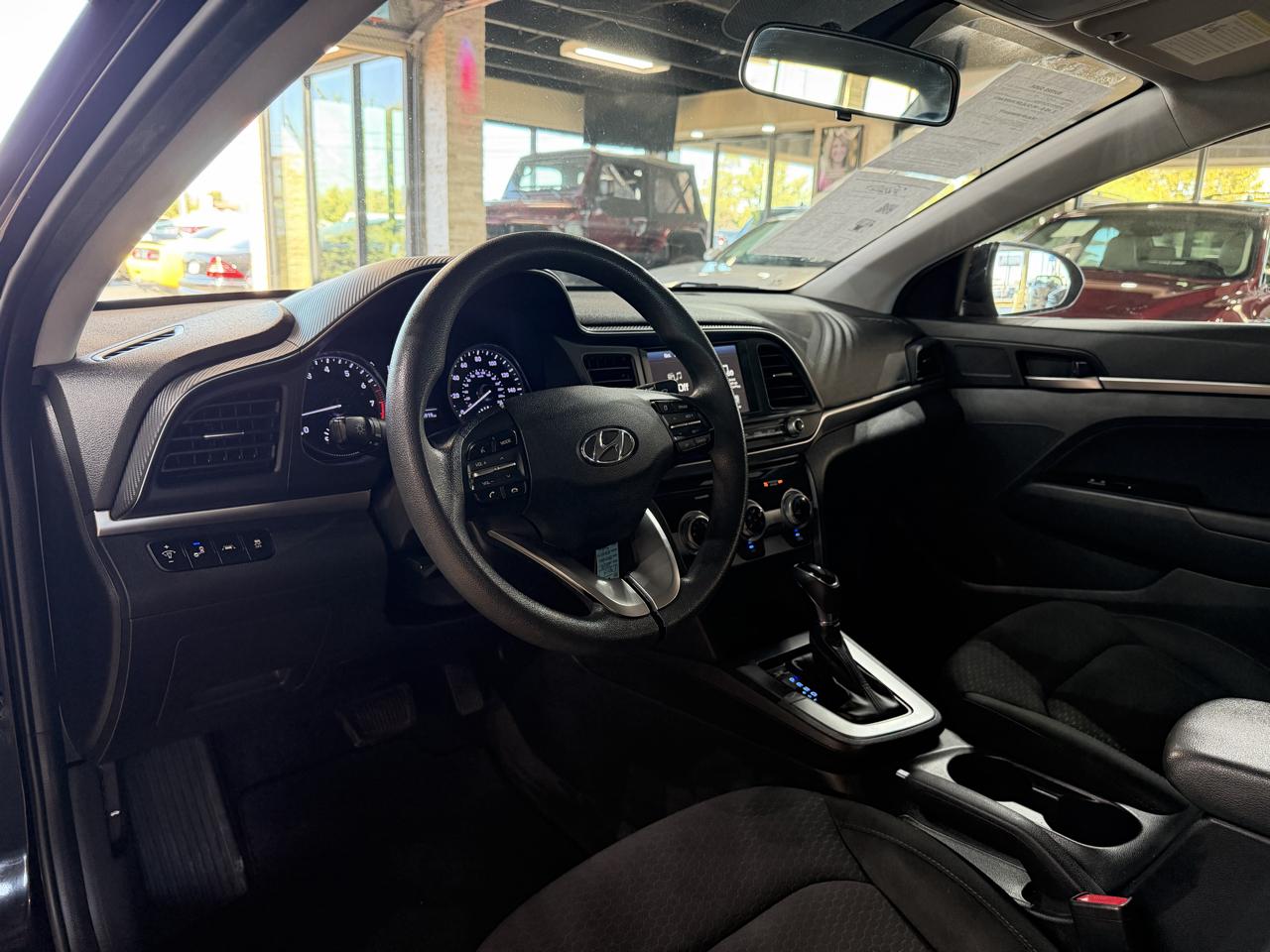 Hyundai Elantra photo 27
