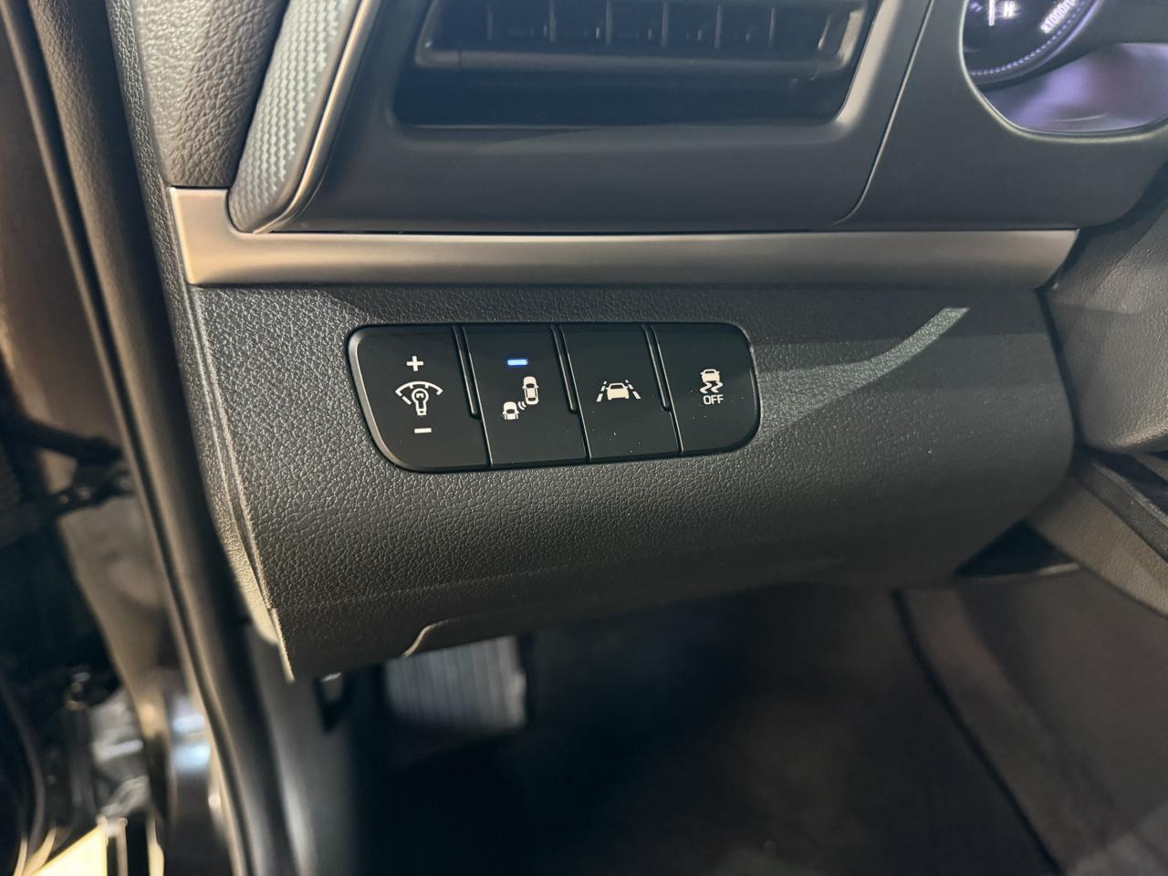 Hyundai Elantra photo 30