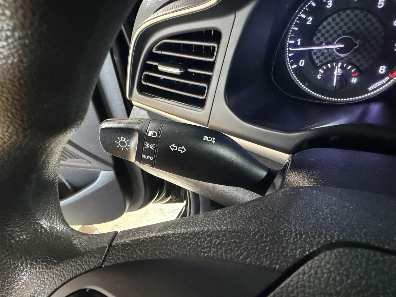 Hyundai Elantra photo 33