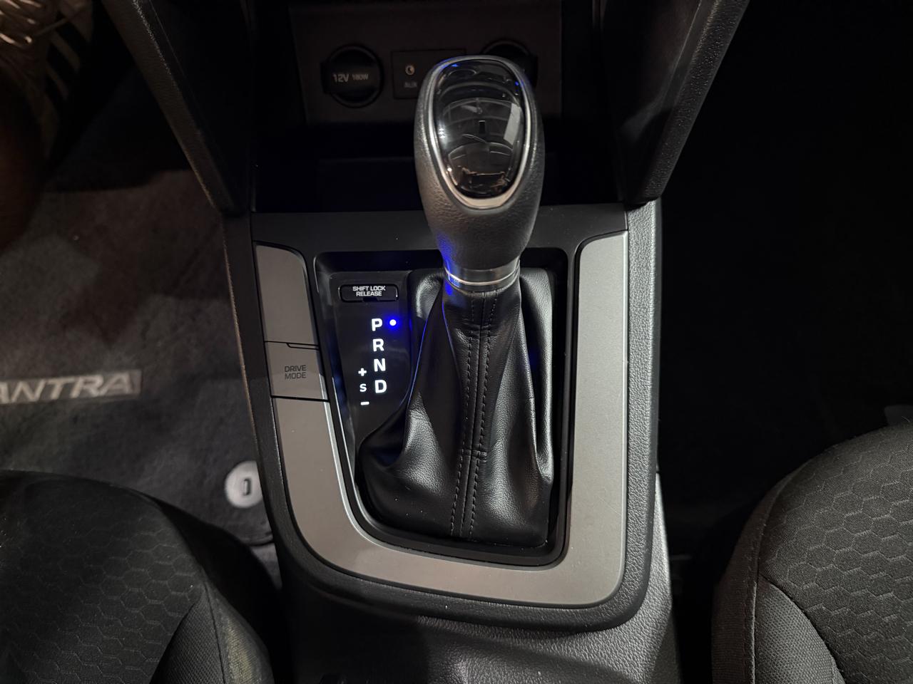 Hyundai Elantra photo 42