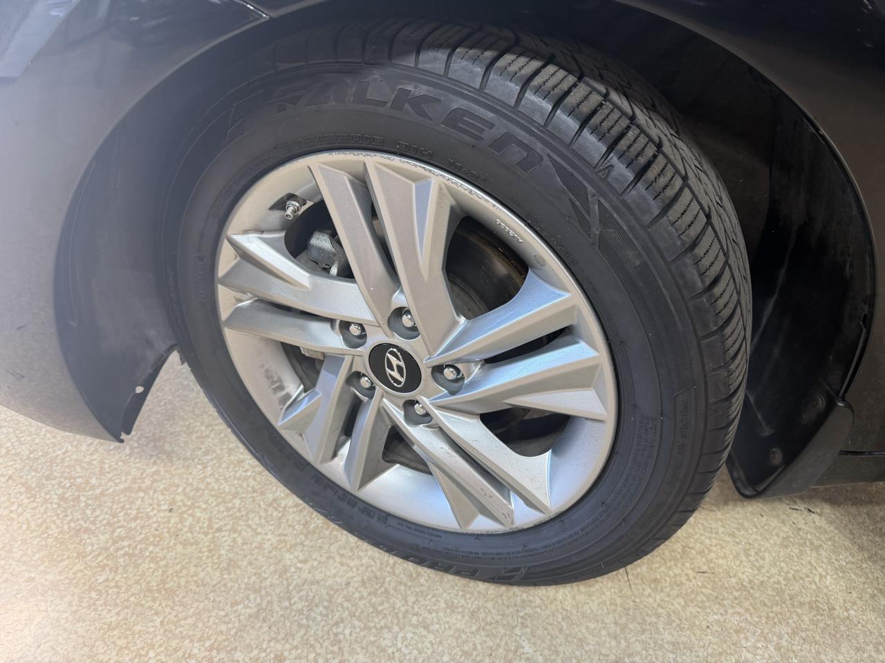 Hyundai Elantra photo 46