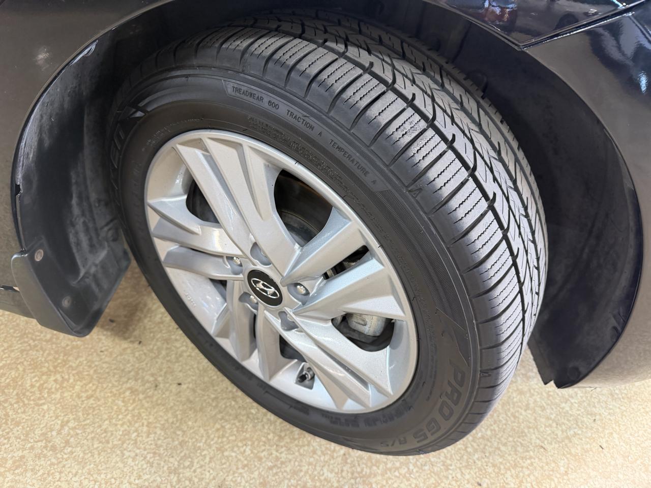 Hyundai Elantra photo 49