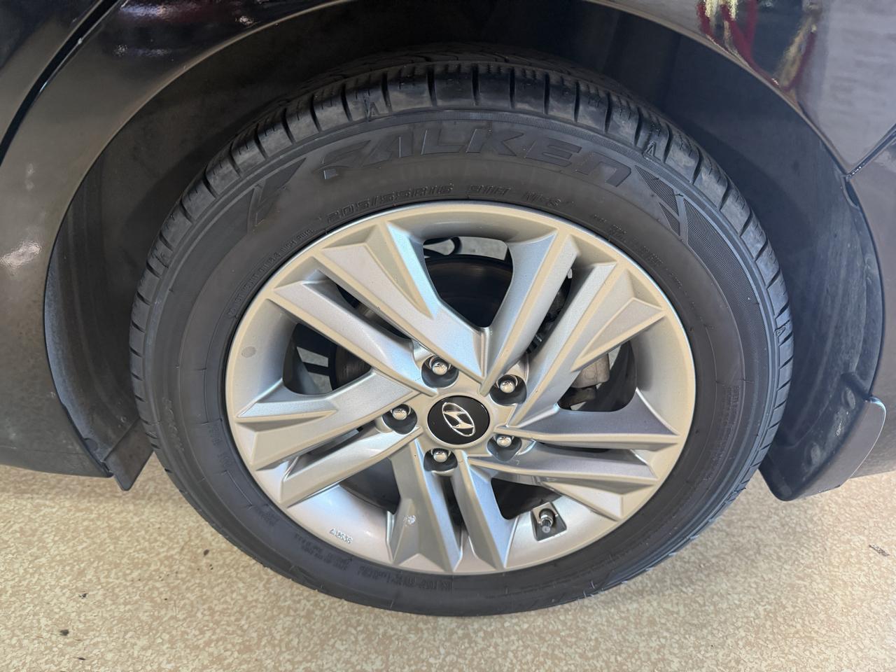Hyundai Elantra photo 51