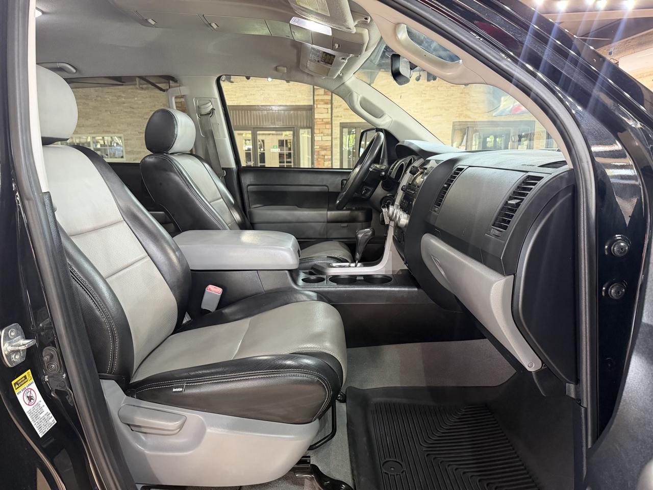 Toyota Tundra 4WD Truck CrewMax 5.7L FFV V8 6-Spd AT (Natl) 2011